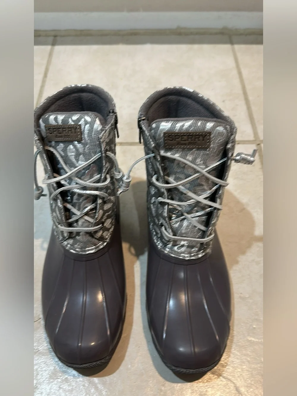 Sperry Women’s Saltwater Jacquard Silver Leopard Duck Boots size 11